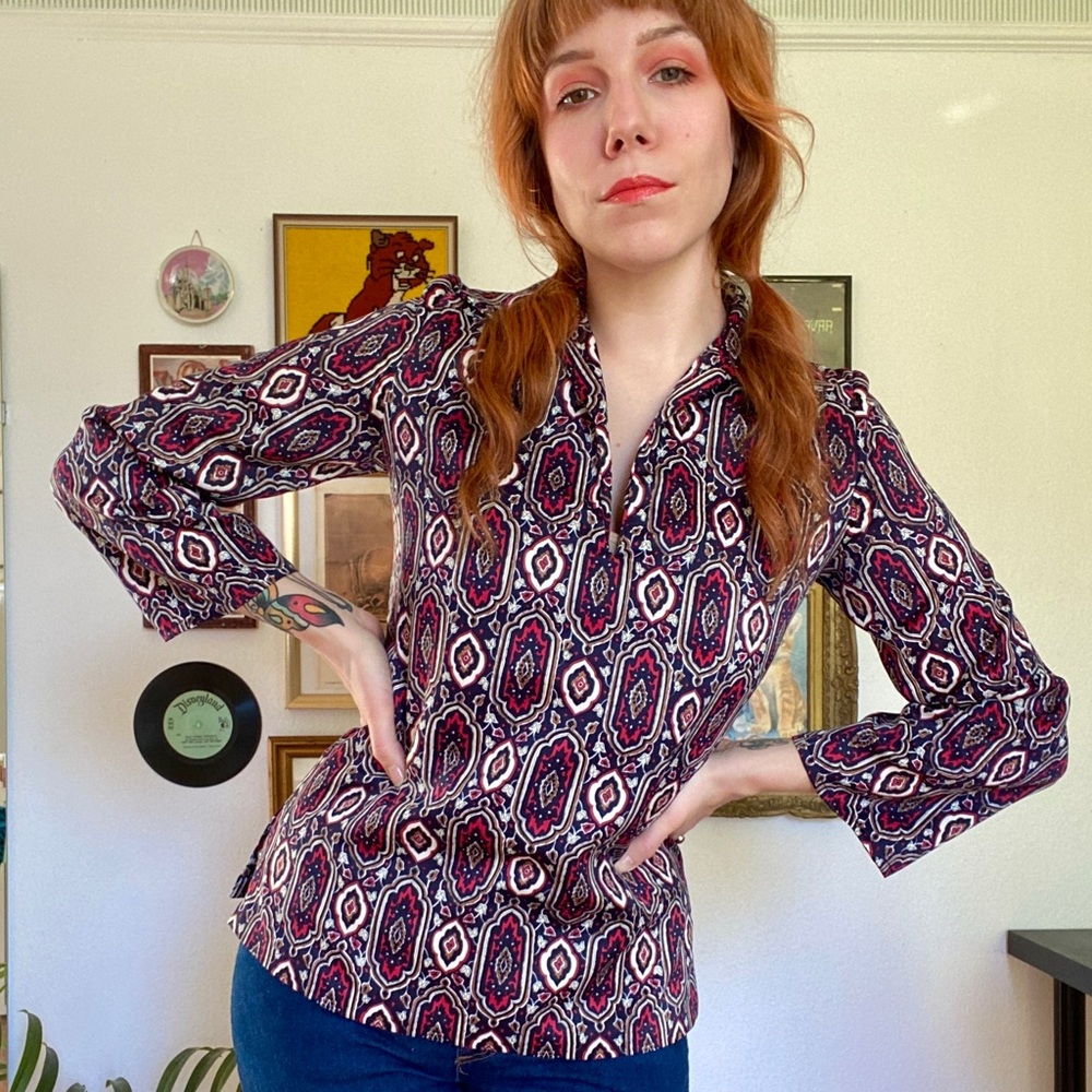 Vintage 70’s collared blouse with flared sleeves